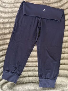 lululemon athletica Navy Cropped Joggers/Leggings